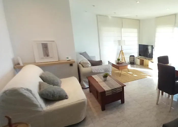 Bright Apartment Near The Beach And Barcelona By Train
