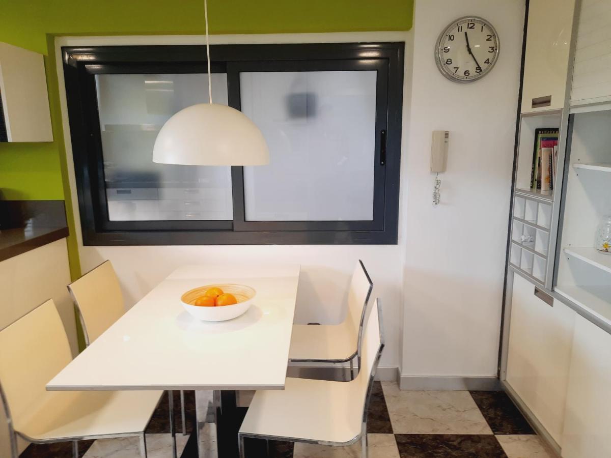 Bright Apartment Near The Beach And Barcelona By Train Apartment *