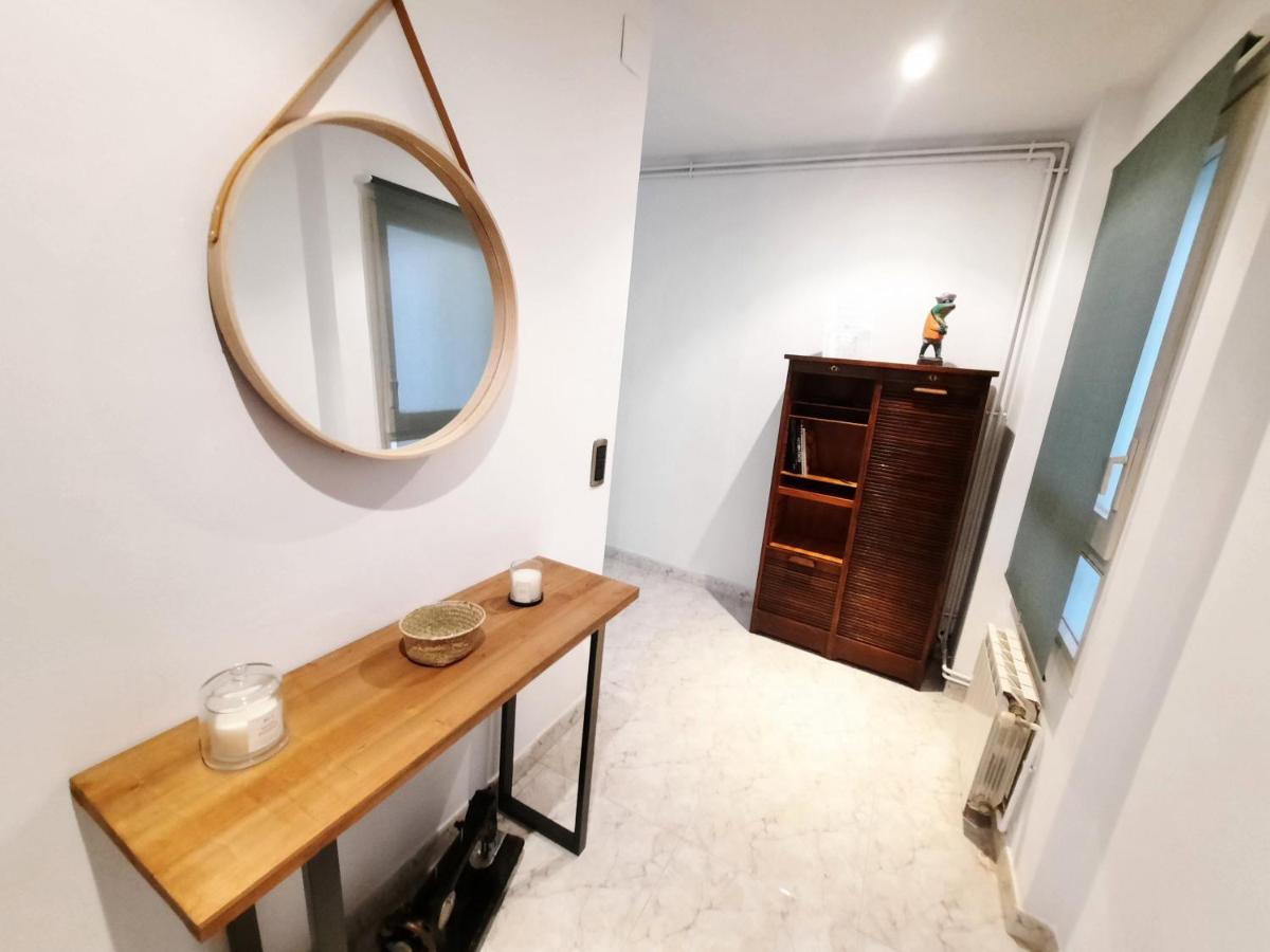 Bright Apartment Near The Beach And Barcelona By Train *