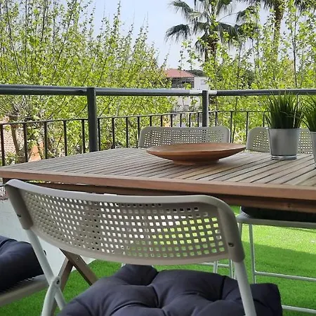 Bright Apartment Near The Beach And Barcelona By Train Masnou Exterior photo